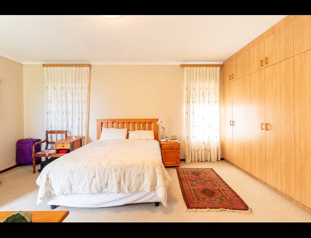 3 BEDROOM HOUSE FOR SALE IN VAN RIEBEECKSTRAND